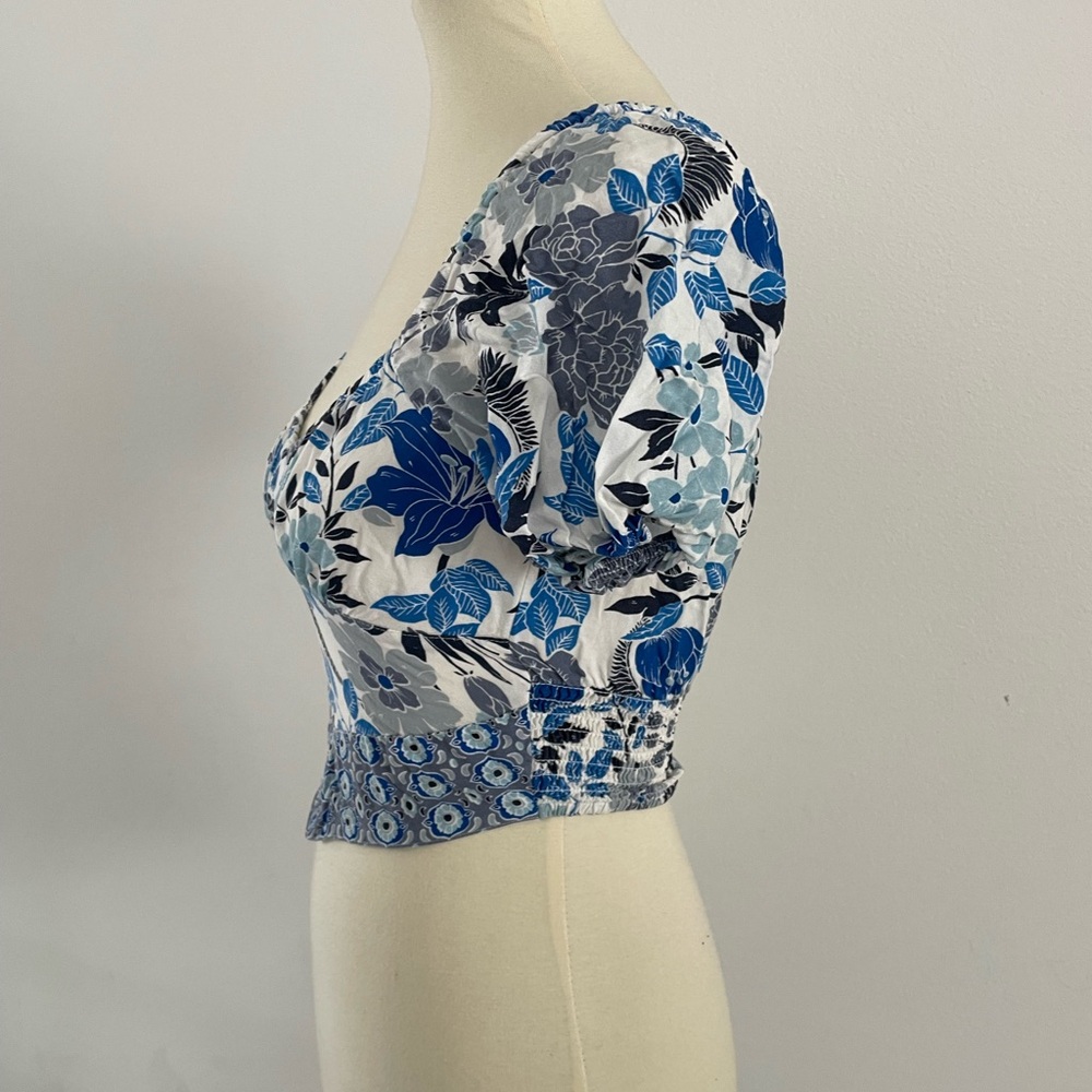 Japna Floral Blouse in Blue and White Size XS - Picture 3 of 9